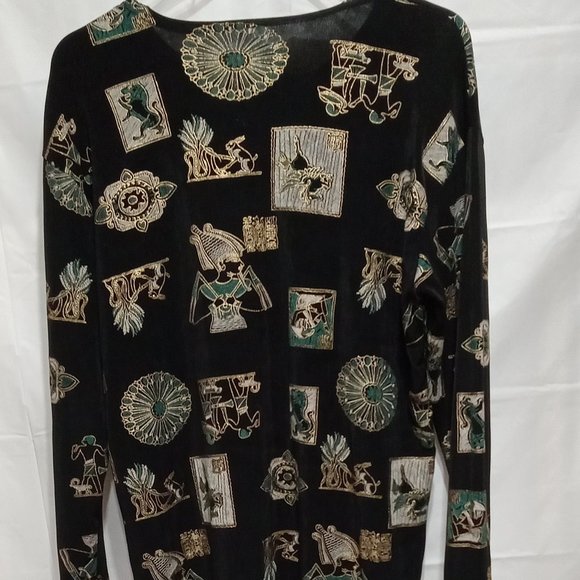 Women's long-sleeved shirt, black with ancient figures designed material - Picture 3 of 5